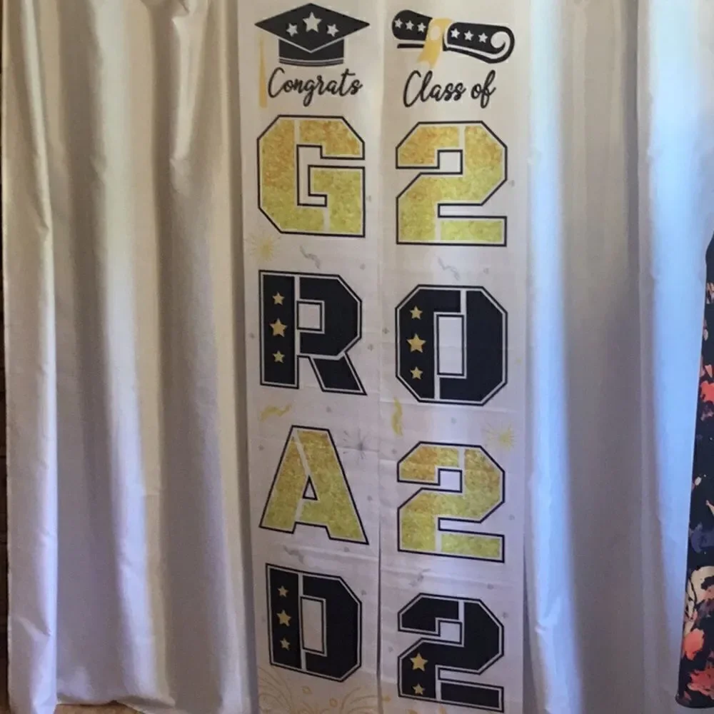 New stock graduation banner in polyester material hangers on both ends